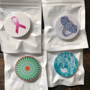 Expandable cell Phone Grip Mount